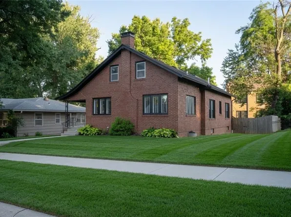 2710 Fairleigh Ter, Saint Joseph, MO 64506