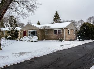 7337 N Navajo Rd, Fox Pt, WI 53217