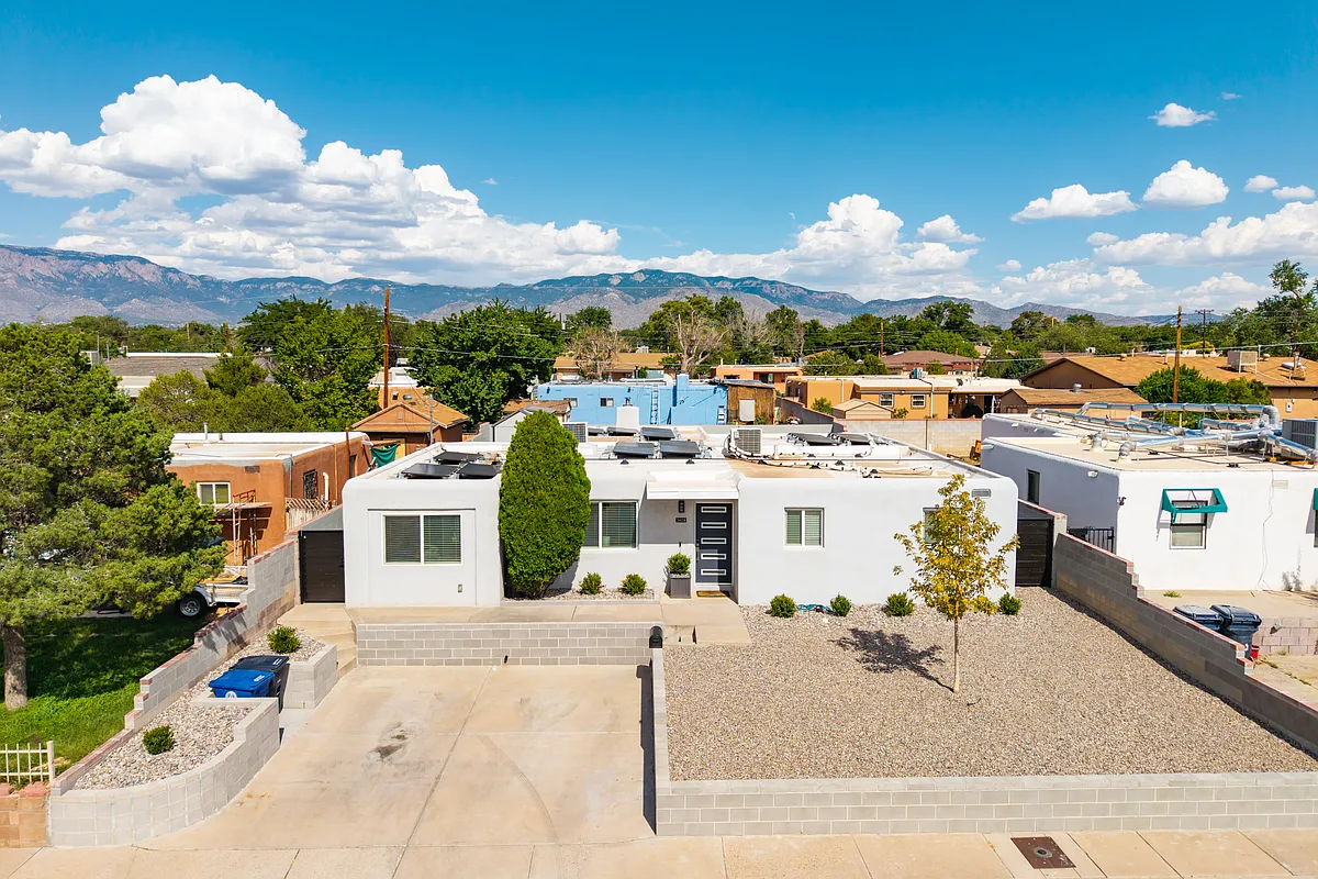 Building Photo - 3408 La Veta Dr NE