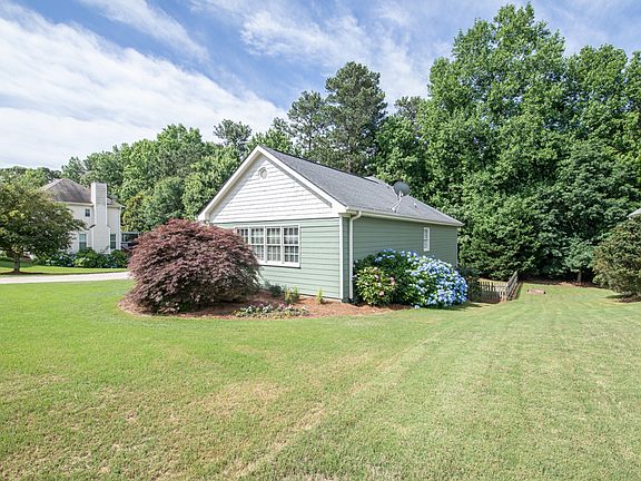 5th image of 1217 Highfield Dr