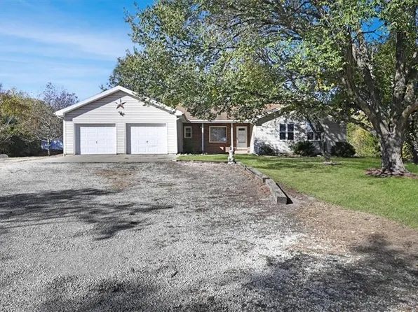 35001 195th St, Easton, KS 66020
