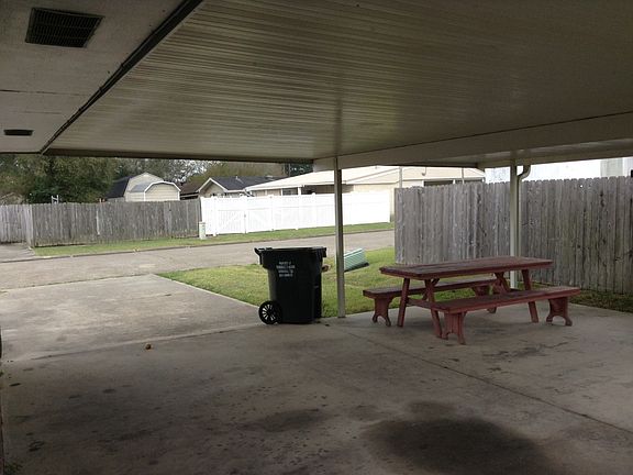 5th image of 504 Mary Hughes Dr