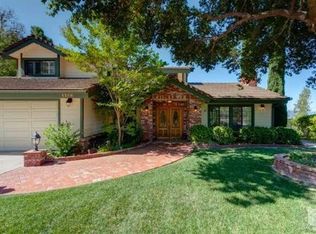 1190 Serenidad Pl, Oak View, CA 93022