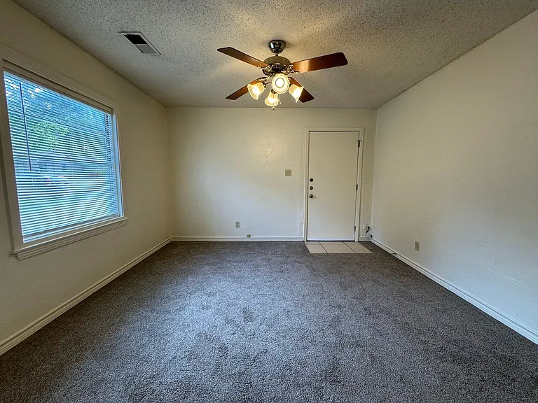 1301 Franz Dr — Photo 5