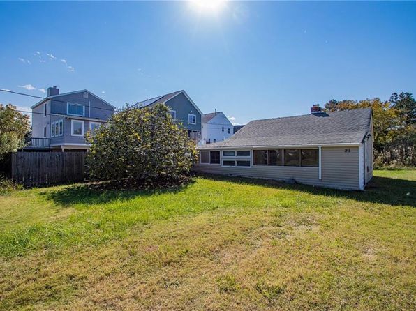 21 Constant Rd, Hampton, VA 23664