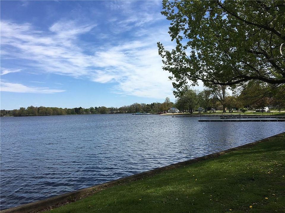 1st image of 807 Lakeside Dr