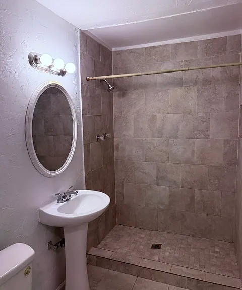 217 W Marshall Dr — Photo 15