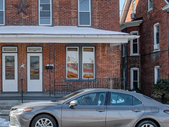 48 W 3rd St, Waynesboro, PA 17268