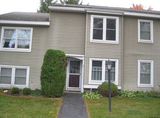 5 Raleigh Dr, Halfmoon, NY 12065
