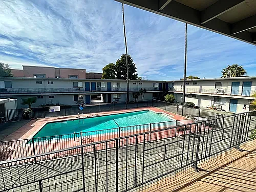 Building Photo - Holiday Apartments