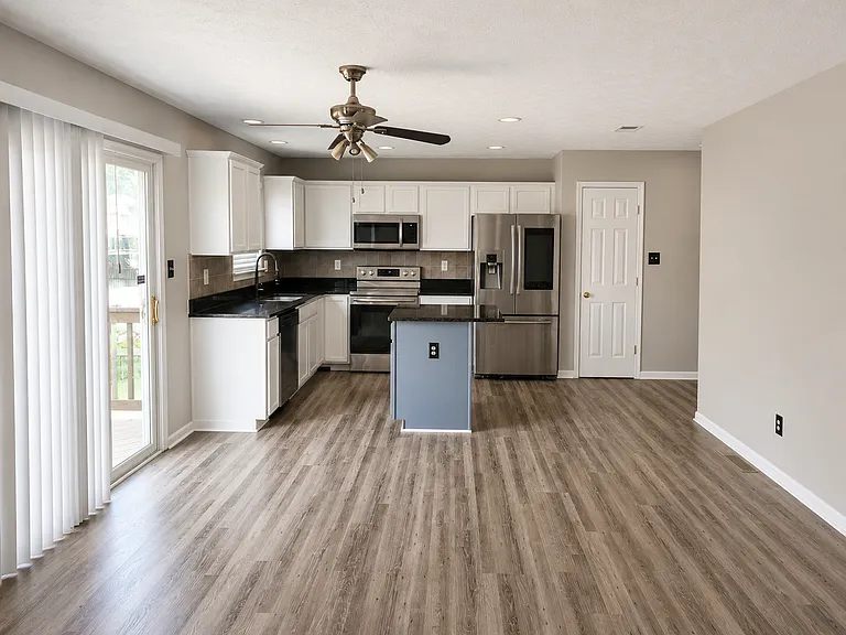 2806 Captains Cove Ct — Photo 8
