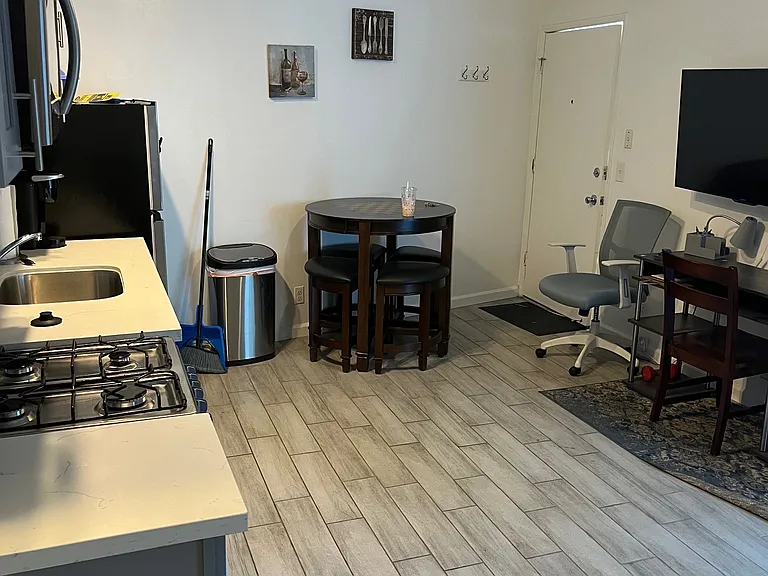 3697 S La Cienega Blvd #11 — Photo 7