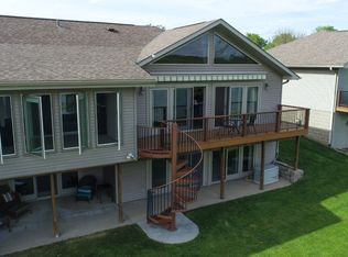 2 Sawmill Lake Rd, Henry, IL 61537