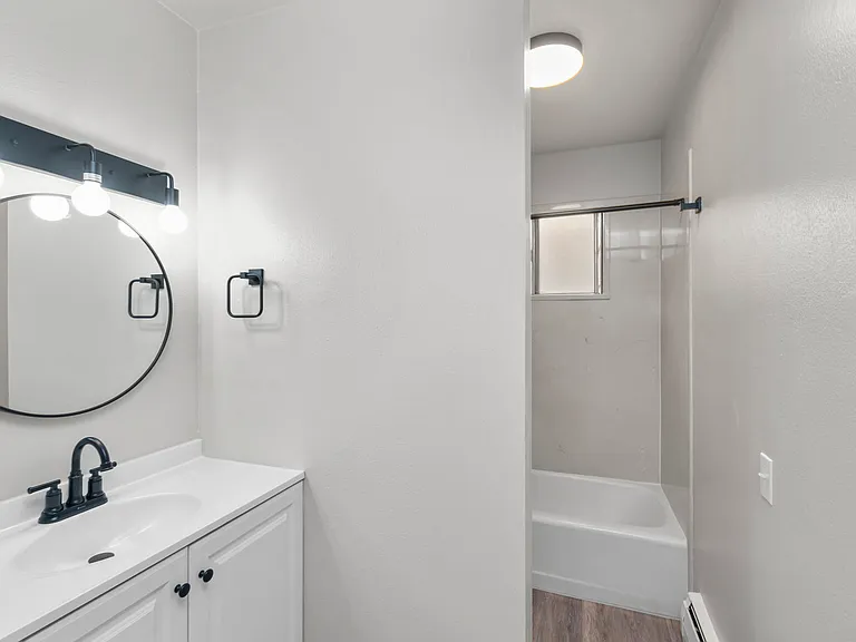 Summit View Apartments — Photo 25