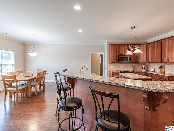 5th image of 4418 Coatsbridge Dr SE