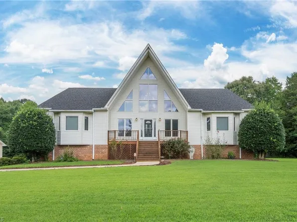 6355 Styers Ferry Rd, Clemmons, NC 27012
