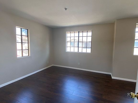 5th image of 1034 E 6th St Unit 501