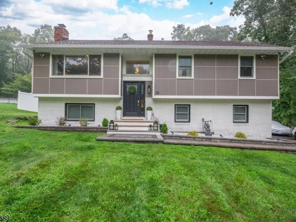 35 Smithtown Rd, Mount Olive Twp., NJ 07828