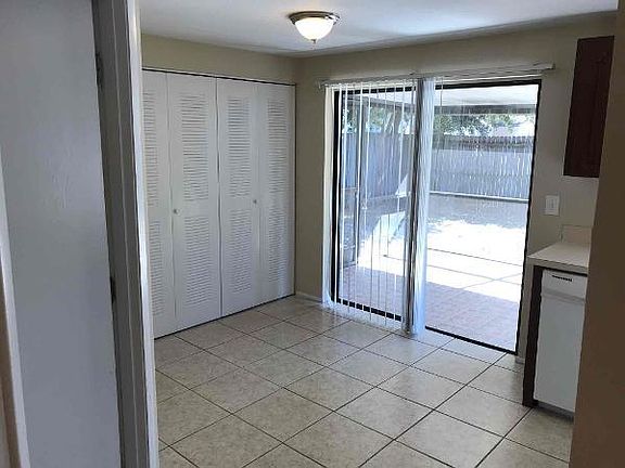 5th image of 9408 Glenrosa Ct