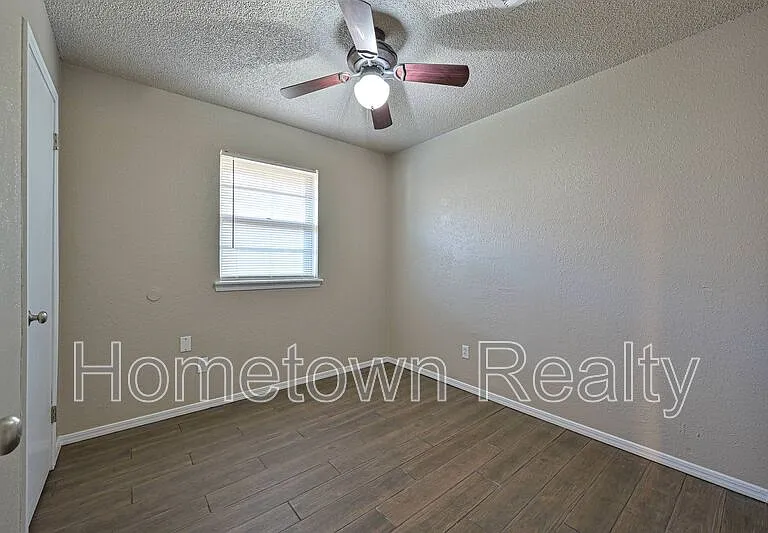 629 Lloyd Ave — Photo 8
