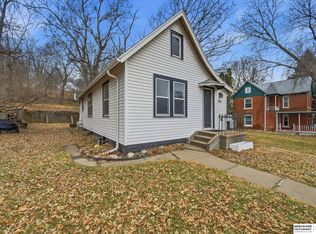 206 S Hazel St, Glenwood, IA 51534