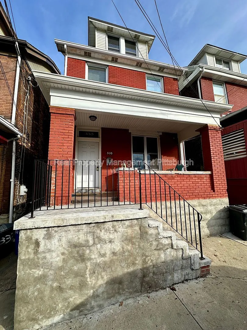 6 bed, 2.0 bath, 1735 sqft, $3,100 — Photo 1