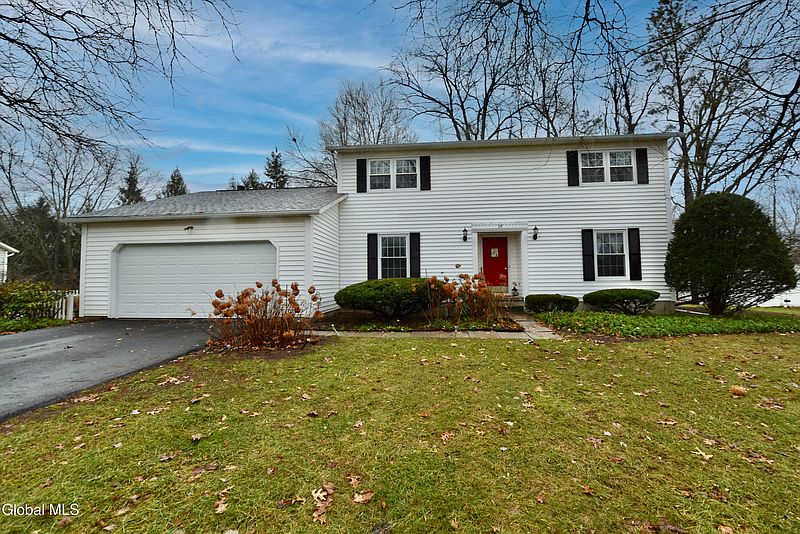 3rd image of 19 Ann Lee Court