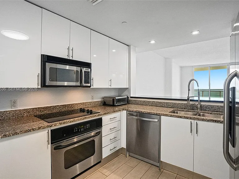 2101 Brickell Ave #3105 — Photo 10