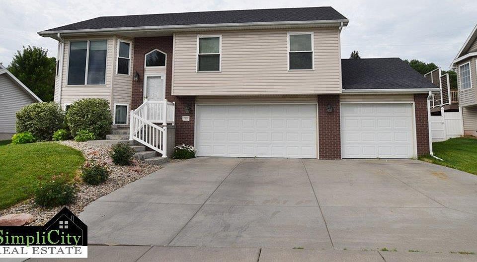 1st image of 7939 Leo Ln