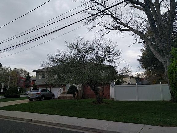 3rd image of 1562 Forest Ave