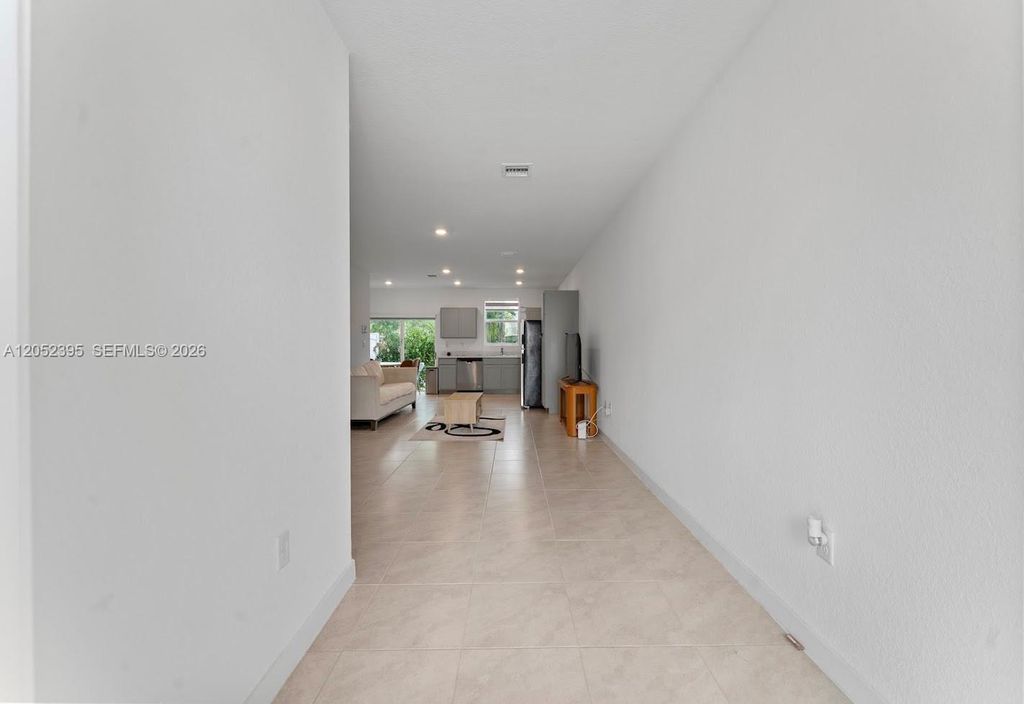 336 NW 8th Ct, photo 4