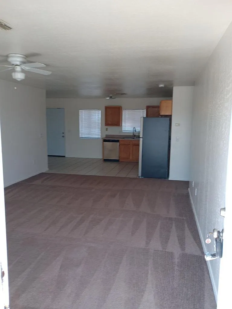 3 bed, 2.0 bath, 1144 sqft, $1,350 — Photo 3