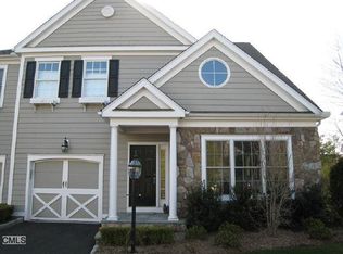 101 Hamilton Ave #9, Greenwich, CT 06830