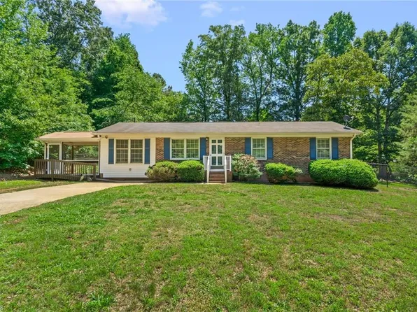 5404 Pine Level Dr, Browns Summit, NC 27214