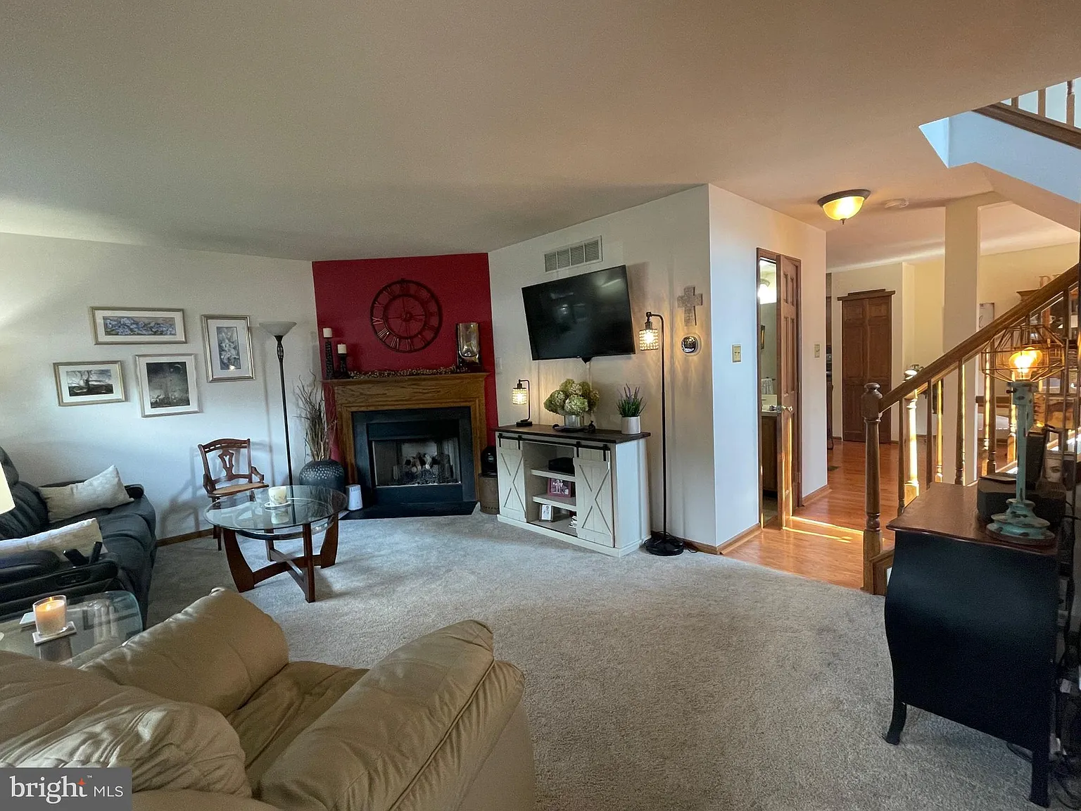 633 Hamilton St photo 1