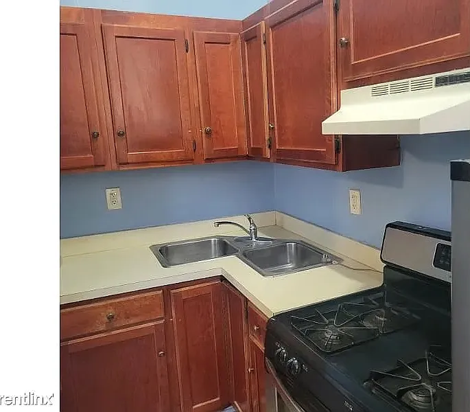 4103 Walrad — Photo 1