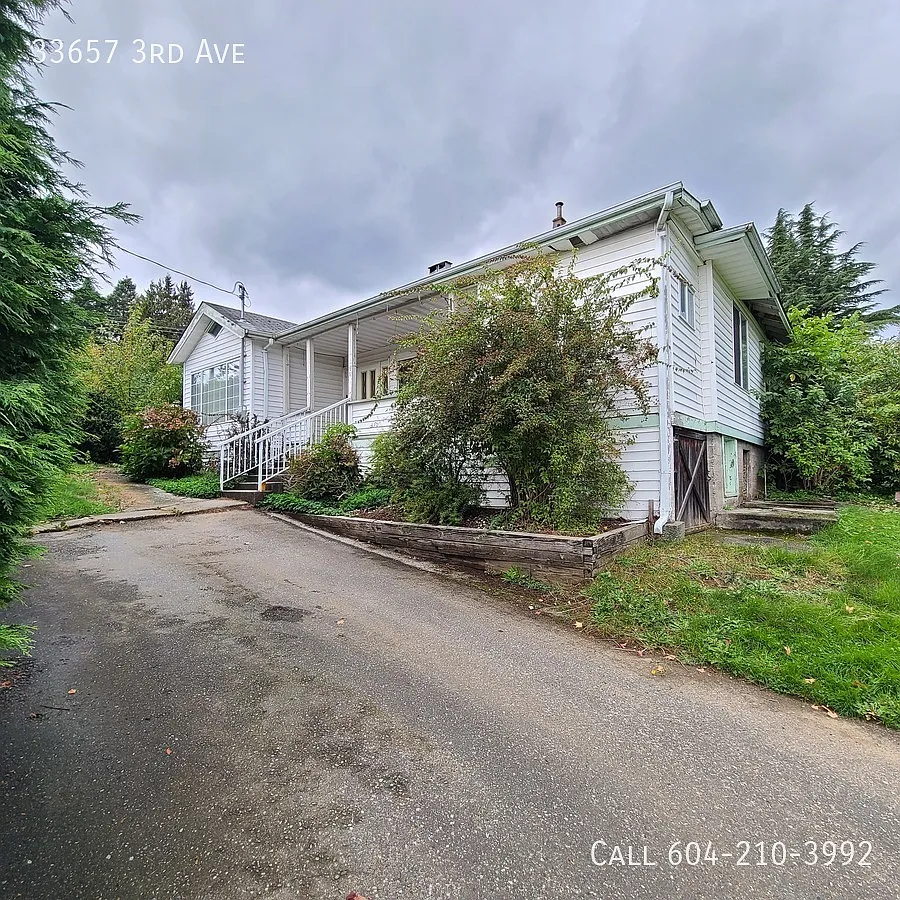 33657 3rd Ave photo 1