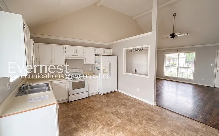 6825 Brittany Pl — Photo 3
