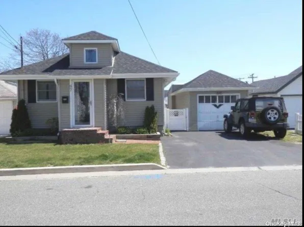 87 West Boulevard, East Rockaway, NY 11518