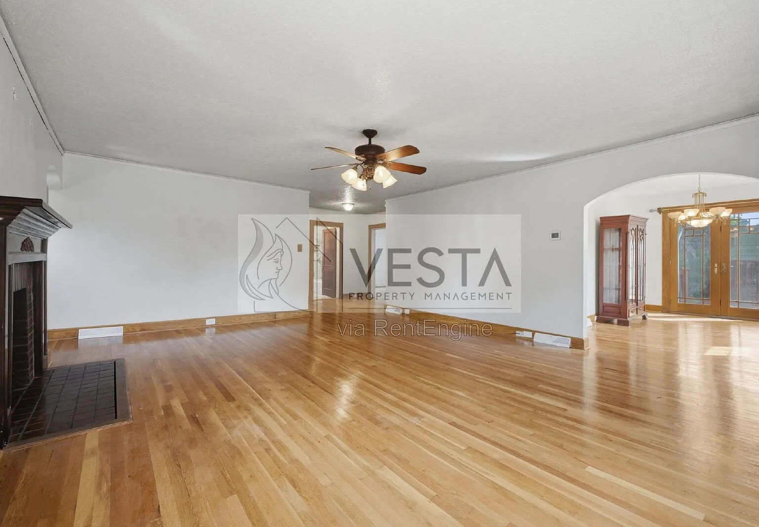 2 bed, 1.0 bath, 1100 sqft, $1,750 — Photo 2