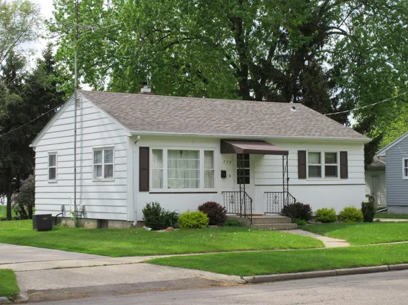 719 Caroline St, Janesville, WI 53545