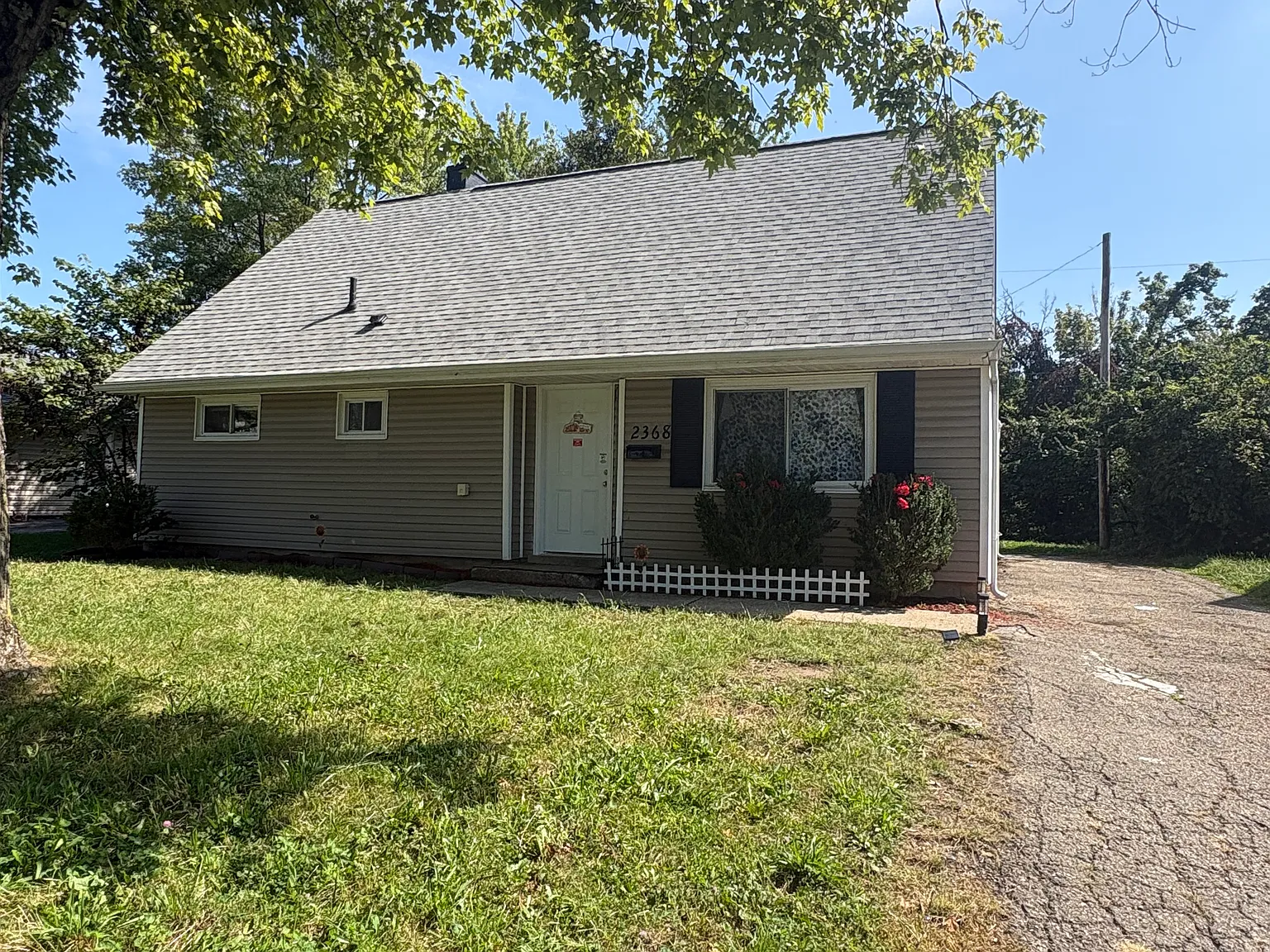 3 bed, 1595 sqft, $2,095 — Photo 1