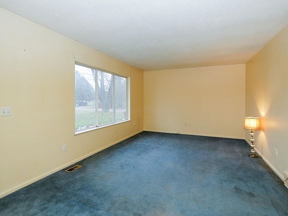 58536 W Greenfield Ct-103