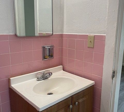 2nd image of 77 Will Rogers Dr #Apt---8