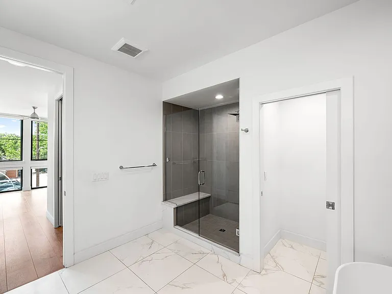 4263 E 8th Ave — Photo 17