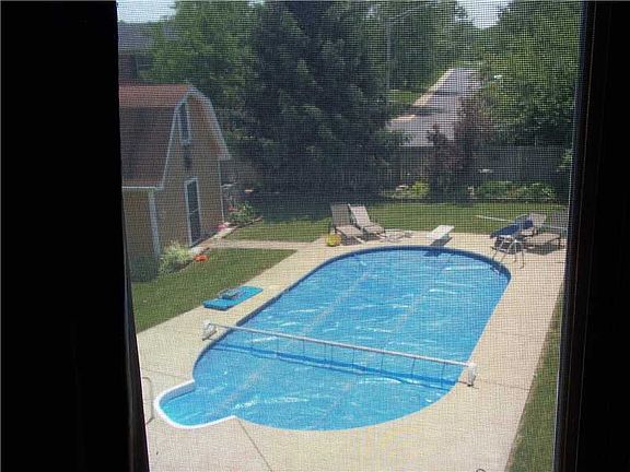 2nd image of 1601 Tulip Dr