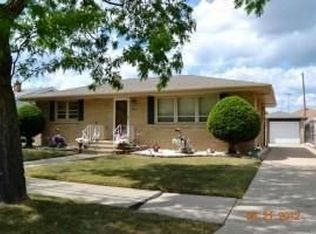 2008 80th St, Kenosha, WI 53143