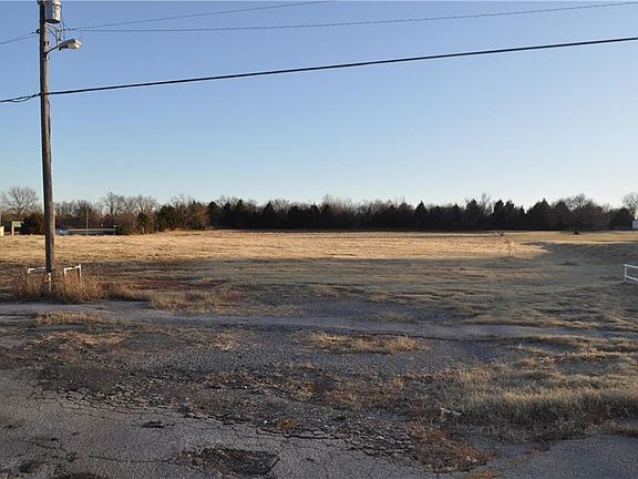 3rd image of 4500 NE 23rd St