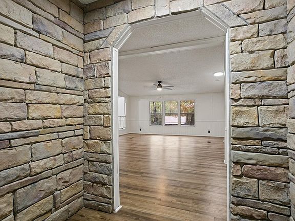 5th image of 100 Epps Rd