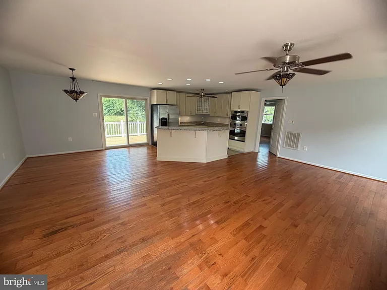 30000 Holmes Rd — Photo 8